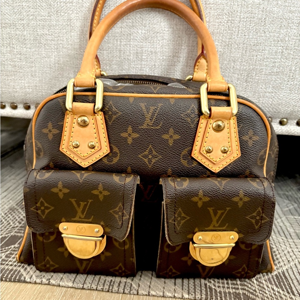 ❌SOLD❌ Louis Vuitton Manhattan PM Monogram Handbag